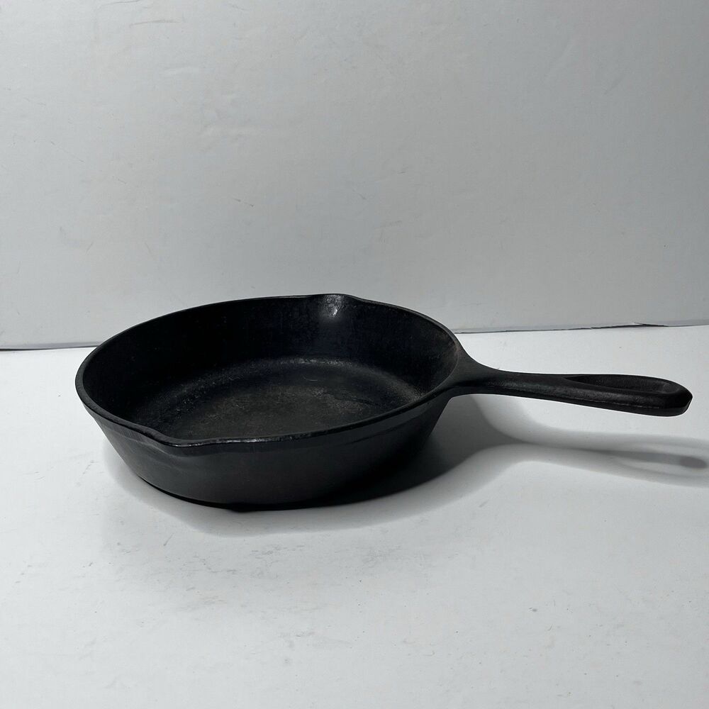 Double Notch 5SK - 8 inch Cast Iron Skillet